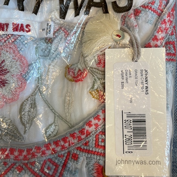 Johnny Was Off White, Coral, and Green Rayon Grace Floral Top. Size Small.  NWT - Picture 7 of 11